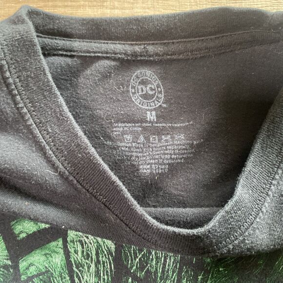 The Joker - Men's M Medium Shirt Shattered Glass Face DC Comics Black Batman - Picture 3 of 8